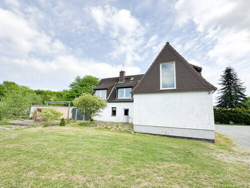 Rückansicht - Viel Platz für die ganze Familie- Haus mit Einliegerwohnung