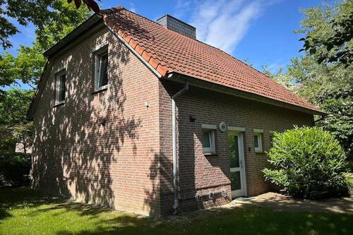 Hausansicht I - Meeresluft & Urlaubsglück - Ferienhaus in Deichnähe!