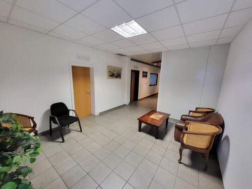 EG: Flur/Eingang - 6 Zimmer Büro in Lübeck / Sankt Lorenz Nord