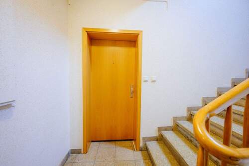 Wohnungseingangstür - Etagenwohnung mit 70,00 m&sup2; in BI-Sennestadt zum Kaufen