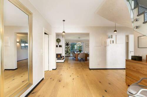 Entree - 6 Zimmer Einfamilienhaus zum Kaufen in Solingen