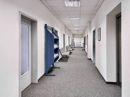 Gewerbeeinheit 1 vermietet - Mehrfamilienhaus, Wohnhaus in Oschersleben