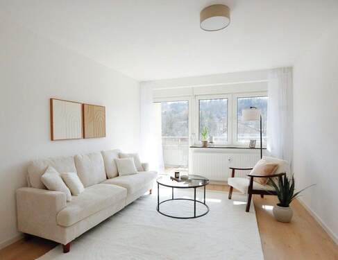 Wohnzimmer Bild 1 - Stilvolle 2 Zimmer Wohnung - frisch renoviert & bezugsbereit