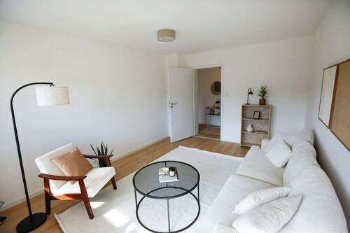 Wohnzimmer Bild 2 - 2 Zimmer Etagenwohnung zum Kaufen in Schwäbisch Gmünd