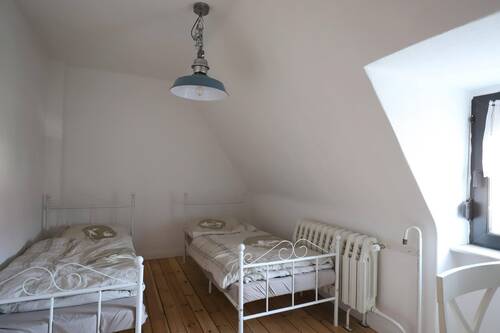 Zimmer 2 - 