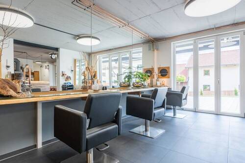 Salon (1) - 