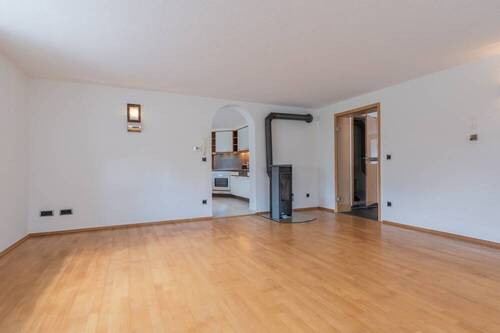 Wohnzimmer (2) - 6 Zimmer Einfamilienhaus zum Kaufen in Hauzenberg