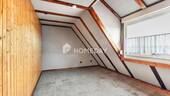 1. OG Schlafzimmer 1 - 