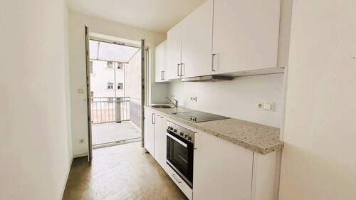 Küche mit Einbauküche - 3 Zimmer Etagenwohnung zur Miete in Nürnberg