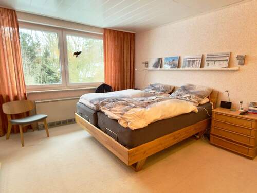 Schlafzimmer (DG) - 8 Zimmer Einfamilienhaus in Wölpinghausen