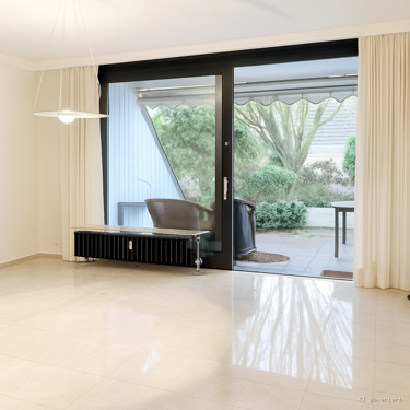 Arbeitszimmer Hochparterre KI bearbeitet - 