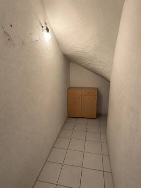 Abstellraum unter der Treppe - 50C - 