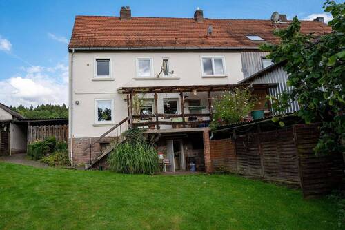 Westseite mit Balkon - 