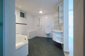 Erdgeschoss, Bad - 