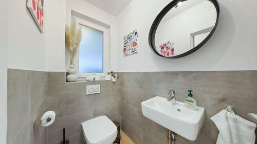 Gäste WC EG - Reihenmittelhaus mit 120,00 m&sup2; in Schloß Holte-Stukenbrock zum Kaufen