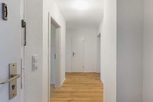 Flur - 3 Zimmer Etagenwohnung zum Kaufen in Köln