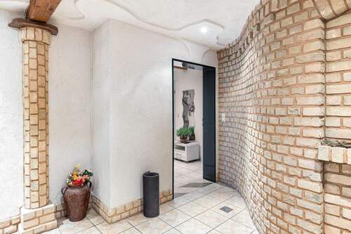 Wohnungseingang - 5 Zimmer Etagenwohnung zum Kaufen in Holm