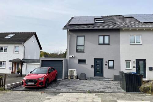 Außenansicht - 5 Zimmer Doppelhaushälfte zum Kaufen in Leverkusen