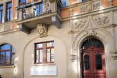 Hauseingang - 4 Zimmer Etagenwohnung zum Kaufen in Dresden