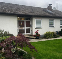 Weismain ** EFH mit guter Lage und viel Charm ** Wintergarten, Garage, Garten uvm.