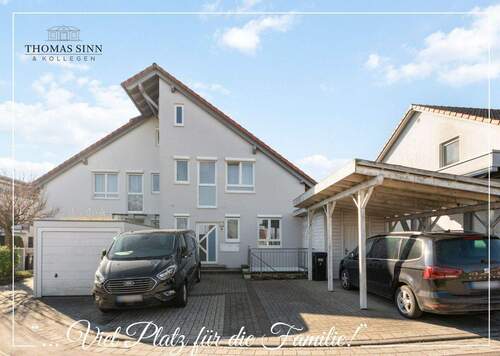 Hausansicht - Großzügige Doppelhaushälfte mit Einliegerwohnung in ruhigem Wohngebiet