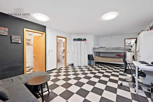 UG: Einliegerwohnung/Wohnraum - 