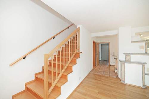 EG Treppe ins OG - 