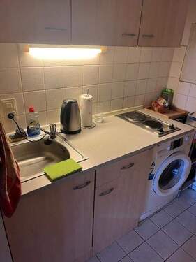 Küchenzeile mit Ober-u. Unterschränkchen - 1 Zimmer Etagenwohnung zum Kaufen in Nürnberg