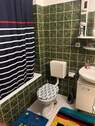 Bad mit Wanne, WC und Waschbecken - 