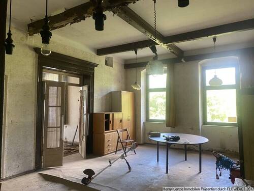 Ansicht einer Räumlichkeit im Erdgeschoss - 