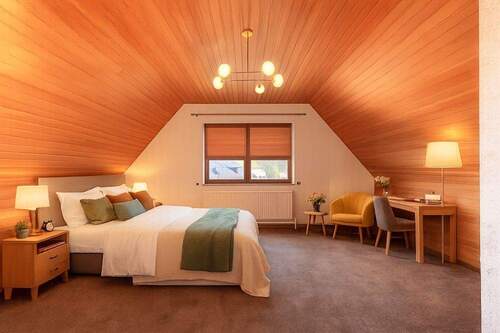 Dachstudio virtuell möbliert - 