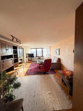 Wohnzimmer aus Richtung Esszi. - 4 Zimmer Etagenwohnung in Göppingen