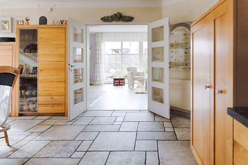 Wohnküche mit Zugang zum Wohnzimmer - 