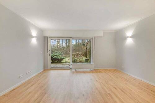 Wohnzimmer mit Terrasse - 2 Zimmer Etagenwohnung zum Kaufen in Wuppertal