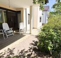 LICHTDURCHFLUTETE 3-ZIMMER-EIGENTUMSWOHNUNG MIT TERRASSE, GARTEN UND EINZELGARAGE - Ettlingen Bruchhausen