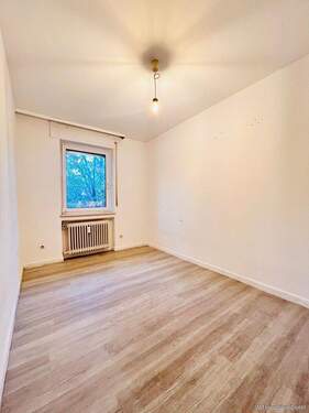 Bild 3 - 5 Zimmer Reihenmittelhaus in Frankfurt am Main / Höchst