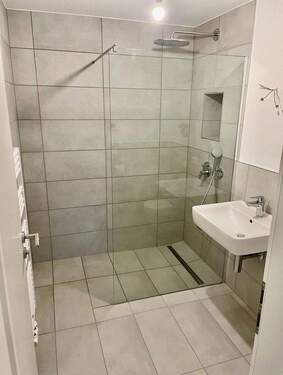 Bad - Sanierte 2-Zimmer-Wohnung mit Terrasse - frei ab 01.05.2026