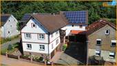Blick auf das Haus - 6 Zimmer Einfamilienhaus zum Kaufen in Schwalmstadt / Wiera