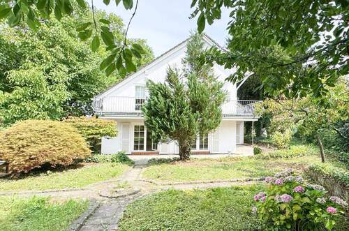 Hausansicht - IHR TRAUMZWEIFAMILIENHAUS AM FELDRAND - VIEL PLATZ, AUSBAUPOTENTIAL UND GARTENIDYLLE