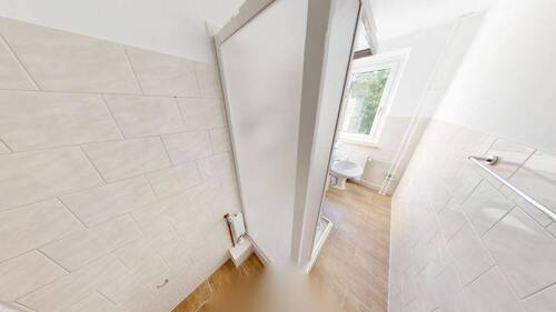 Bad mit Dusche - Etagenwohnung mit 69,90 m&sup2; in Chemnitz zur Miete