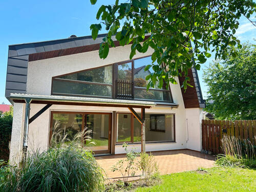 Hausansicht Garten - 7 Zimmer Mehrfamilienhaus, Wohnhaus zum Kaufen in Filderstadt / Plattenhardt