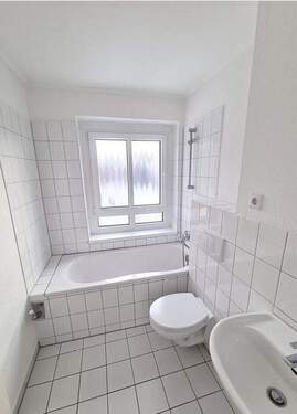 Bad - Etagenwohnung mit 64,60 m&sup2; in Chemnitz zur Miete