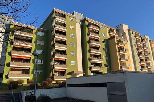 Außenansicht mit Tiefgarage - 