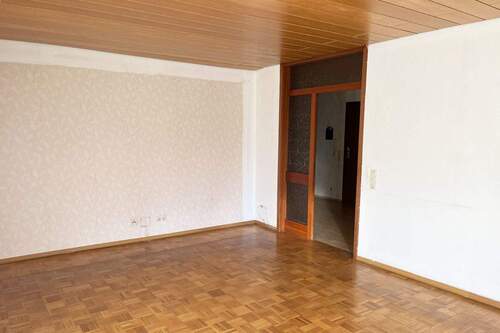 Wohnzimmer - 2 Zimmer Etagenwohnung in Stuttgart