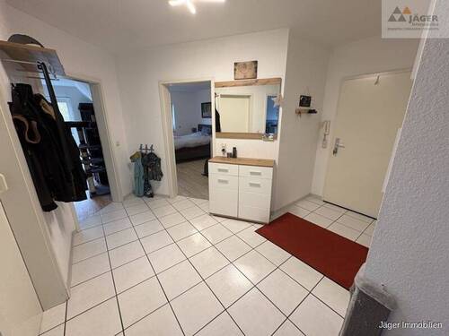 großer Eingangsflur - 