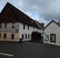 Ehemalige Gaststätte mit Wohnräumen, Nebengebäude, Saal und Nutzräumen - Himmelkron Lanzendorf