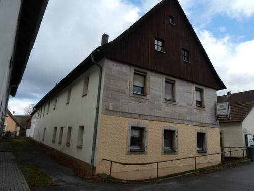 2025_H-321_4.jpg - 6 Zimmer Einfamilienhaus in Himmelkron