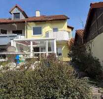 Familientraum in Renningen-Malmsheim: Ruhig gelegenes Reiheneckhaus mit Einbauküche und Garage - Renningen / Malmsheim