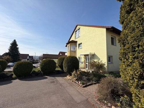 Hausansicht Stellplätze - 5 Zimmer Reihenendhaus in Renningen / Malmsheim