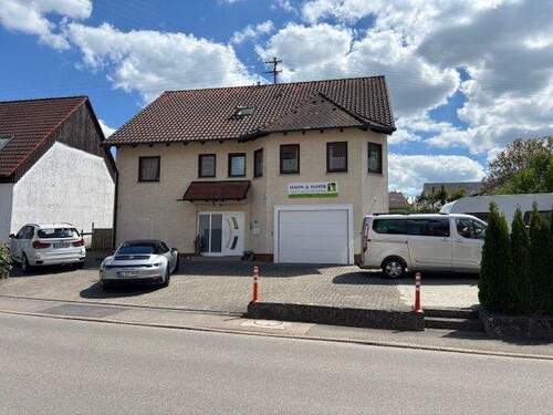 Straßenansicht - 6 Zimmer Mehrfamilienhaus, Wohnhaus in Hechingen / Sickingen